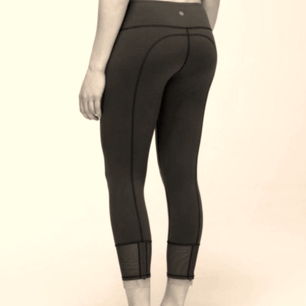 Lululemon Find Your Flow Wunder Under Mesh Crop 4 - image 1
